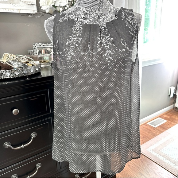LOFT Embroidered Dot Sleeveless Blouse with Zip Up Back | Size M - Picture 2 of 12